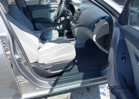 2010 Hyundai Elantra Gls z USA, uszkodzony, nr VIN KMHDU4AD4AU938541